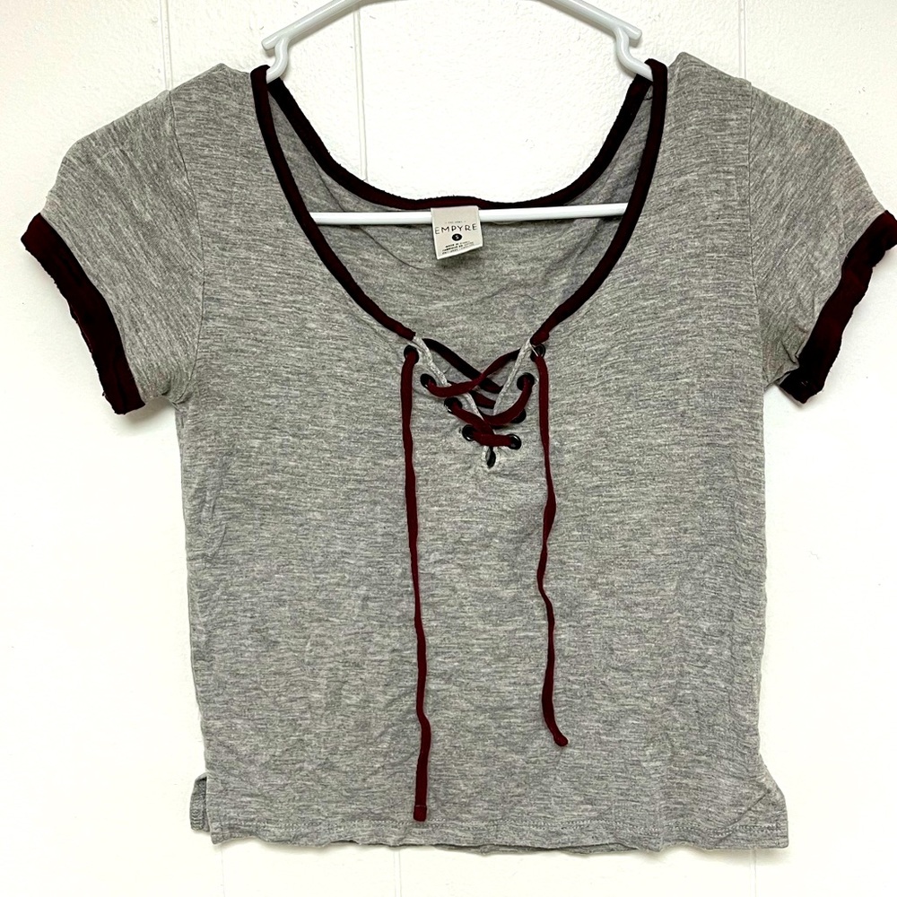 Empyre Grey Cropped T-Shirt with Burgundy Details • Used
